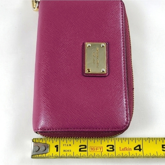 Michael Kors Women's Jet Set Fuchsia Gold Zip Around Leather Wristlet  Wallet - Picture 10 of 11